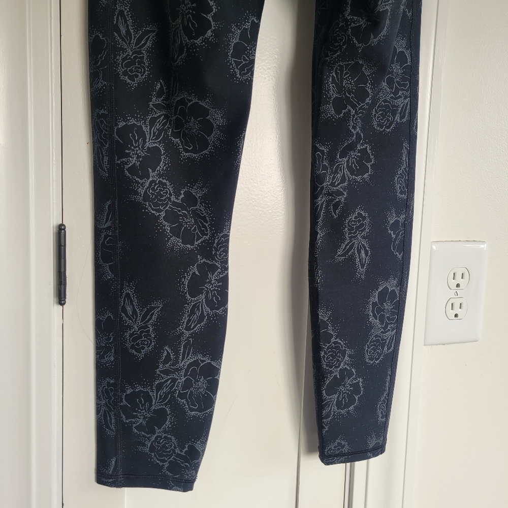 Fabletics High-Waisted Printed Powerhold 7/8 In O… - image 8